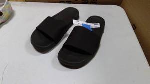 lot 70 image: Makenna Slides all black size 7
