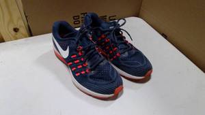 lot 85 image: Nike Air Zoom Vomero 11 size 12