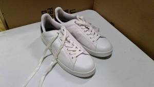 lot 86 image: Tommy Hilfiger Liston Sneakers white with black heel size 12