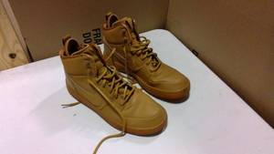 lot 91 image: Nike Court Borough Mid Winter Sneaker size 12