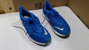 lot 103 image: Nike Quest running shoe size 12 blue