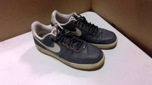 lot 136 image: Nike air force 1 Low Dark Grey Gum Gey leather upper checkered pattern side size 12