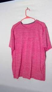 lot 189 image: Champion T shirt size XL