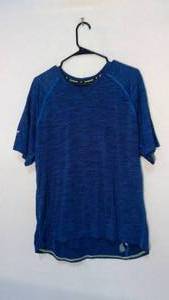 lot 197 image: Champion Running T size XL