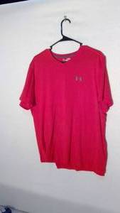 lot 201 image: Under Armor Loose T size XL