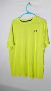lot 202 image: Under Armor Loose T size XL