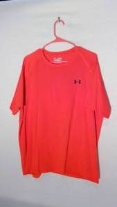 lot 204 image: Under Armor Loose T size XL