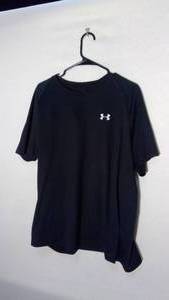 lot 208 image: Under Armor Loose T size XL