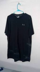 lot 210 image: Under Armor Fitted T size XL