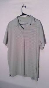 lot 211 image: Under Armor Collared Loose T size XL