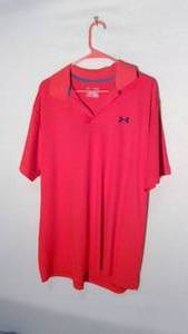 lot 212 image: Under Armor Collared Loose T size XL