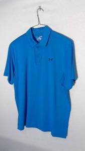 lot 220 image: Under Armor Collared Loose T size XL