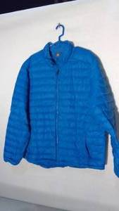 lot 242 image: Champion Lightweight Puffer Jackset sixe XL