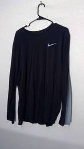 lot 256 image: Nike Athletic Cut Long sleeve Dri-Fit size XL