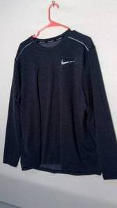 lot 259 image: Nike Running Long sleeve Dri-Fit size XL