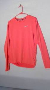 lot 262 image: Nike Running Long sleeve Dri-Fit size L