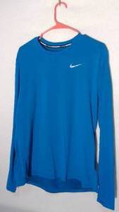 lot 263 image: Nike Running Long sleeve Dri-Fit size L