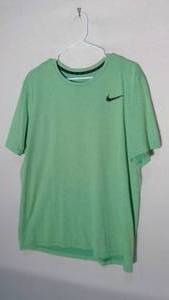 lot 266 image: Nike Dri-Fit T size XL