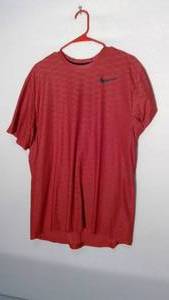lot 267 image: Nike Dri-Fit T size XL