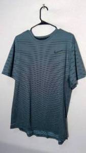 lot 269 image: Nike Dri-Fit T size XL