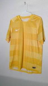 lot 270 image: Nike Dri-Fit T size XL