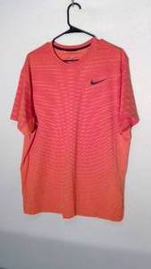 lot 271 image: Nike Dri-Fit T size XL