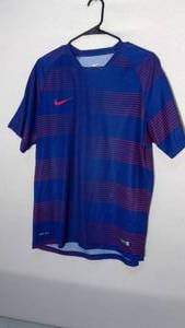 lot 273 image: Nike Dri-Fit T size XL