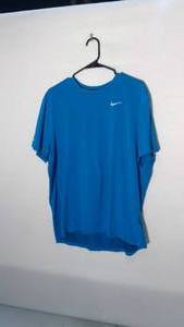 lot 277 image: Nike Running Dri-Fit T size XL