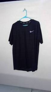 lot 280 image: Nike Running Dri-Fit T size XL