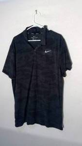 lot 286 image: Nike Golf Zonal Cooling Collared T size XL