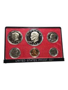lot 16 image: 1974 Proof Set with 6 coins, including an Ike dollar This is a very nice and hard-to-find set.