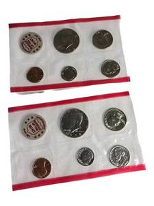 lot 25 image: (2) 1972 D Mint coin set containing a total of 10 coins.