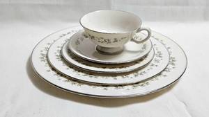 lot 529 image: Lenox Brookdale Fine China