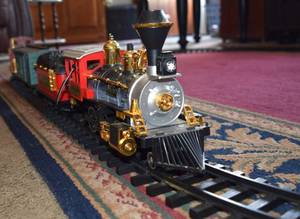 lot 541 image: CHRISTMAS DISPLAY TRAIN
