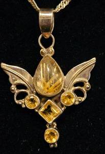 lot 563 image: Trinket Box & Jewelery�Heart-shaped porcelain box (painted and signed by artist M. Fase, 1980) with a .925 silver chain and pendant