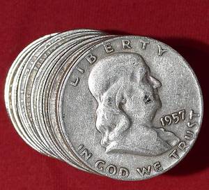 lot 573 image: Twenty (20) 90%  FRANKLIN Half Dollars