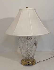 lot 38 image: Large HEAVY Waterford Crystal Table Lamp