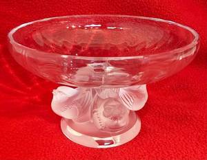 lot 2 image: Lalique 5 Nogent Bird Crystal Candy Dish Footed Bowl
