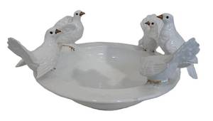 lot 23 image: Italian Ceramic Dove Bird Bath Centerpiece Bowl