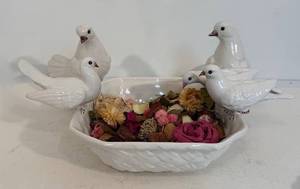 lot 26 image: Large Italian White Ceramic Centerpiece w Dove Motif