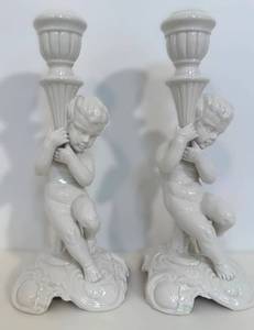 lot 49 image: Vintage Italy Made Ethan Allen Porcelain Candlesticks