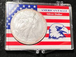 lot 15 image: 2006 AMERICAN SILVER EAGLE 1 TROY OZ .999 FINE SILVER IN CASE