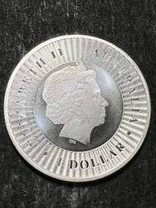 lot 27 image: 2017 AUSTRALIAN KANGAROO 1 TROY OZ .9999 FINE SILVER
