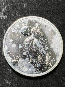 lot 58 image: 2011 CANADIAN WOLF 1 TROY OZ .9999 FINE SILVER