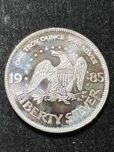 lot 60 image: 1 TROY OZ .999 FINE SILVER LIBERTY ROUND