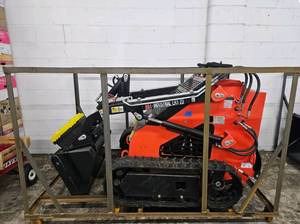 lot 22 image: AGT Mini Skid LRT23