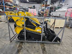 lot 24 image: AGT Mini Skid MXMRT14