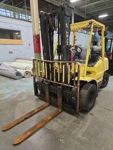lot 2 image: 2001 Hyster H80XM 8000lb Pneumatic LP Forklift