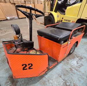 lot 10 image: Taylor Dunn SS5-36 Electric WCart