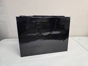lot 41 image: Black Gloss 16 x 6 x 12 Gift Bags